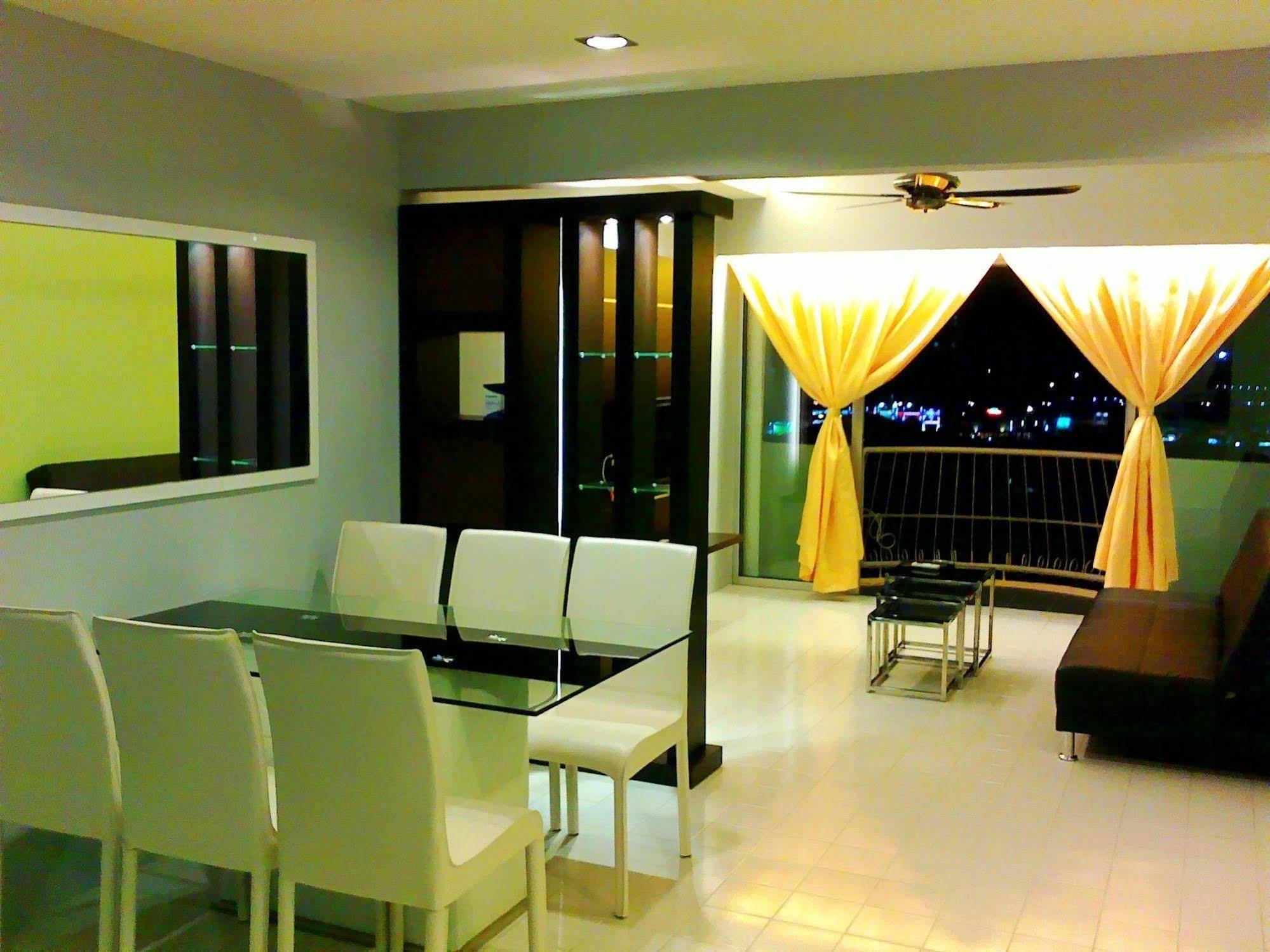 Malacca Hotel Apartment Экстерьер фото