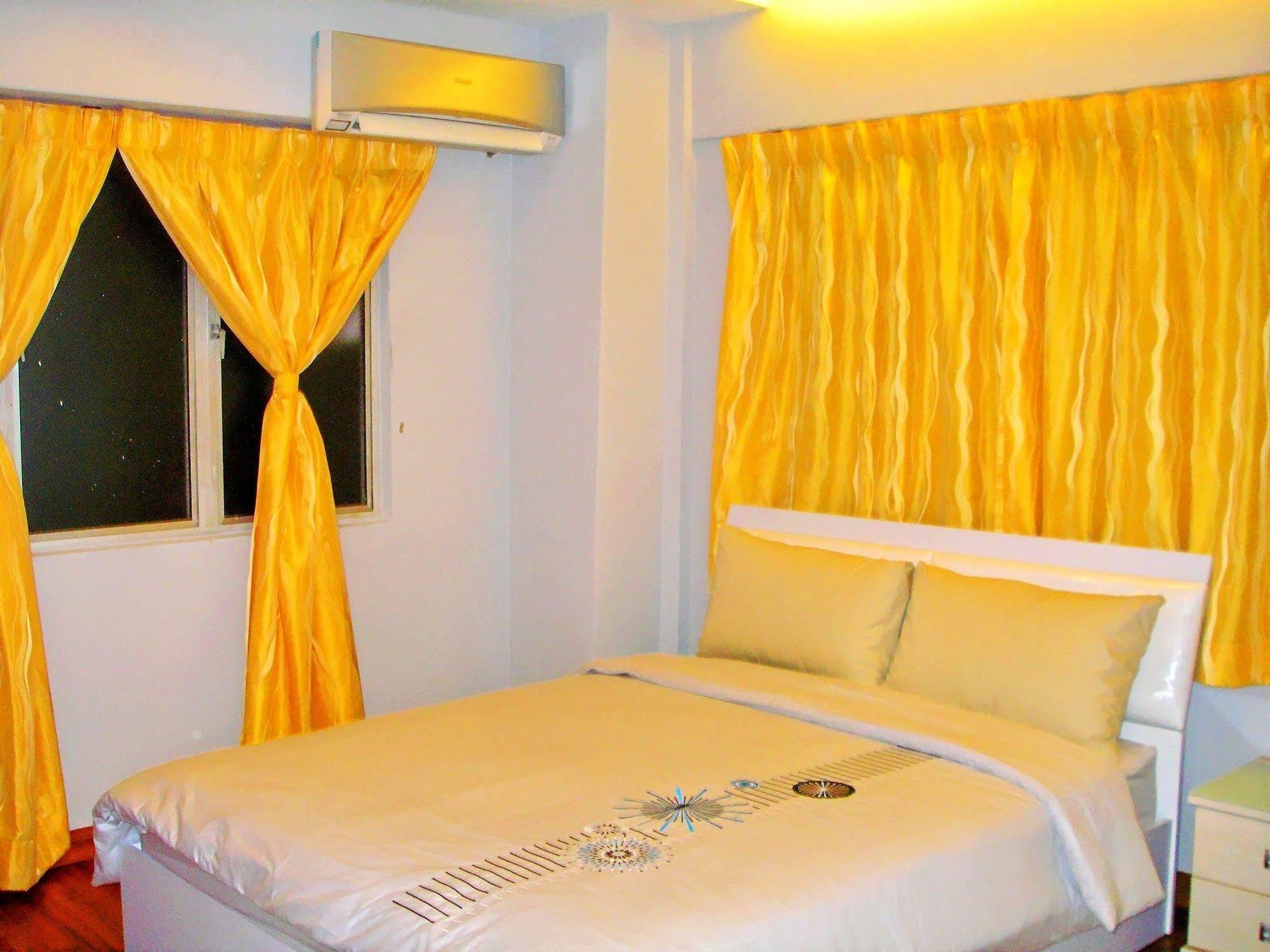 Malacca Hotel Apartment Экстерьер фото